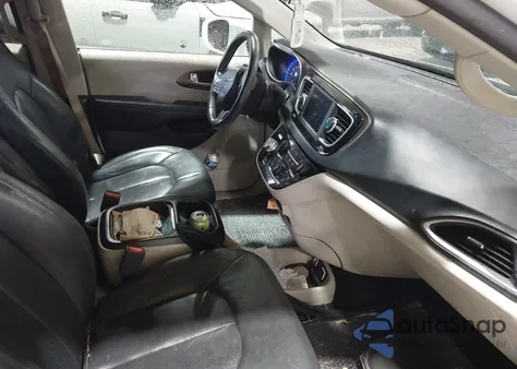 2018 Chrysler Pacifica Touring L z USA, uszkodzony, nr VIN 2C4RC1BG1JR316903